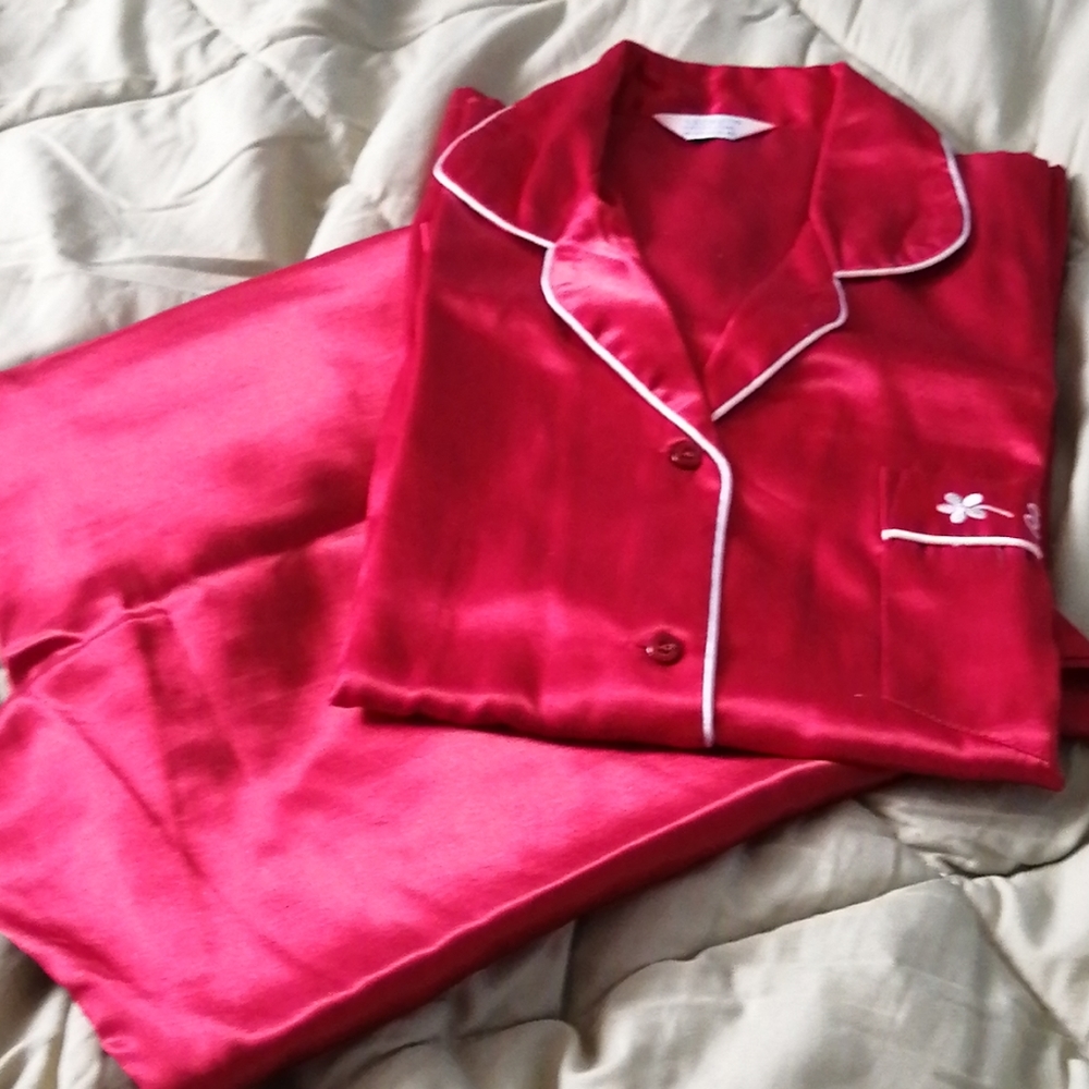 NWOT Red Satin pj's
